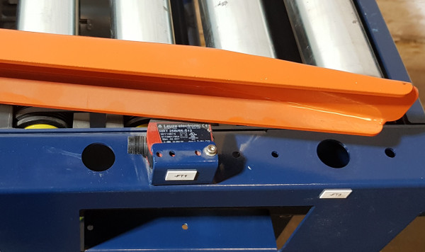 Mecalux transfer roller conveyor slider 24V 90° 1050-815-730