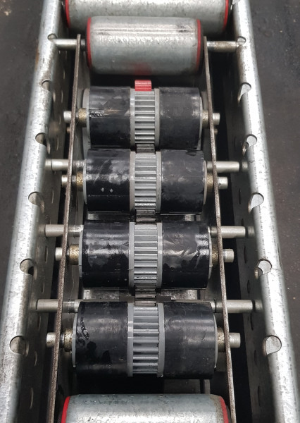 Continuous Pallet roller conveyor 2690-200-120