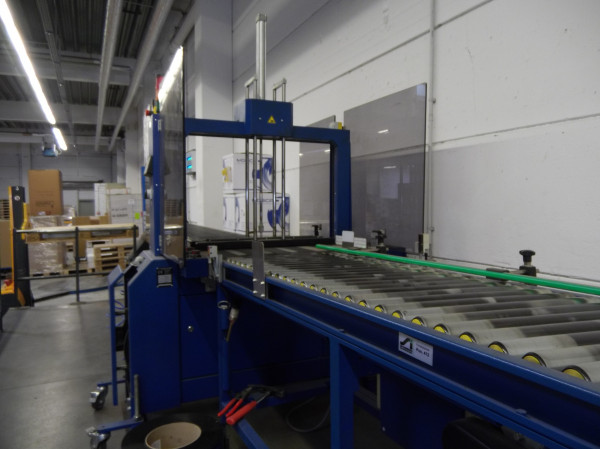 Full line Dematic 84180 mm order picking system with empty crates accumulating roller conveyor with flow racks