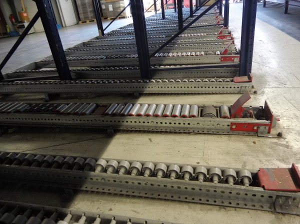 Full line Dematic 84180 mm order picking system with empty crates accumulating roller conveyor with flow racks
