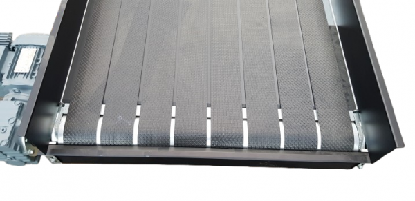 Interroll Einschleuser 30° Schrägzulauf 1525-950-840