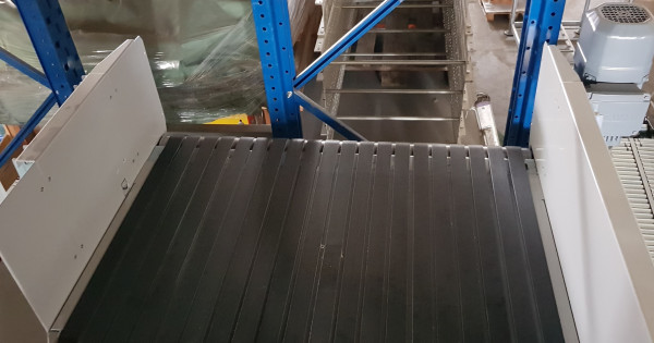 Motion06 angled-belt conveyor 30° 1615-1150-1050