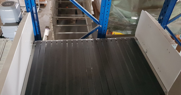 Motion06 angled-belt conveyor 30° 1615-1150-1050