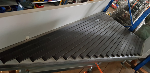 Motion06 angled-belt conveyor 30° 1615-1150-1050