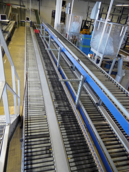 Full line Dematic 84180 mm order picking system with empty crates accumulating roller conveyor with flow racks
